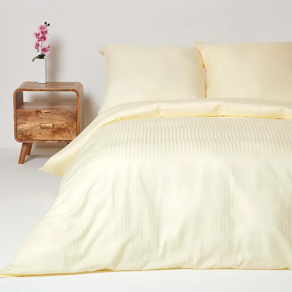 Homescapes Parure de lit satin rayé en coton égyptien 330 fils jaune pâle, 240x220cm - Clearance