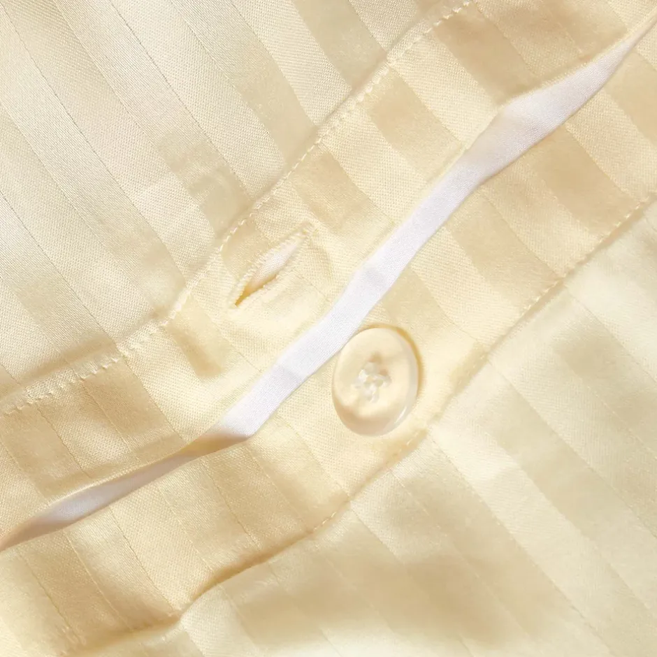 Homescapes Parure de lit satin rayé en coton égyptien 330 fils jaune pâle, 240x220cm - Clearance