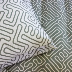 Linnea Parure de lit 240x220 cm en microfibre PARCHEMIN vert motif graphique 3 pièces