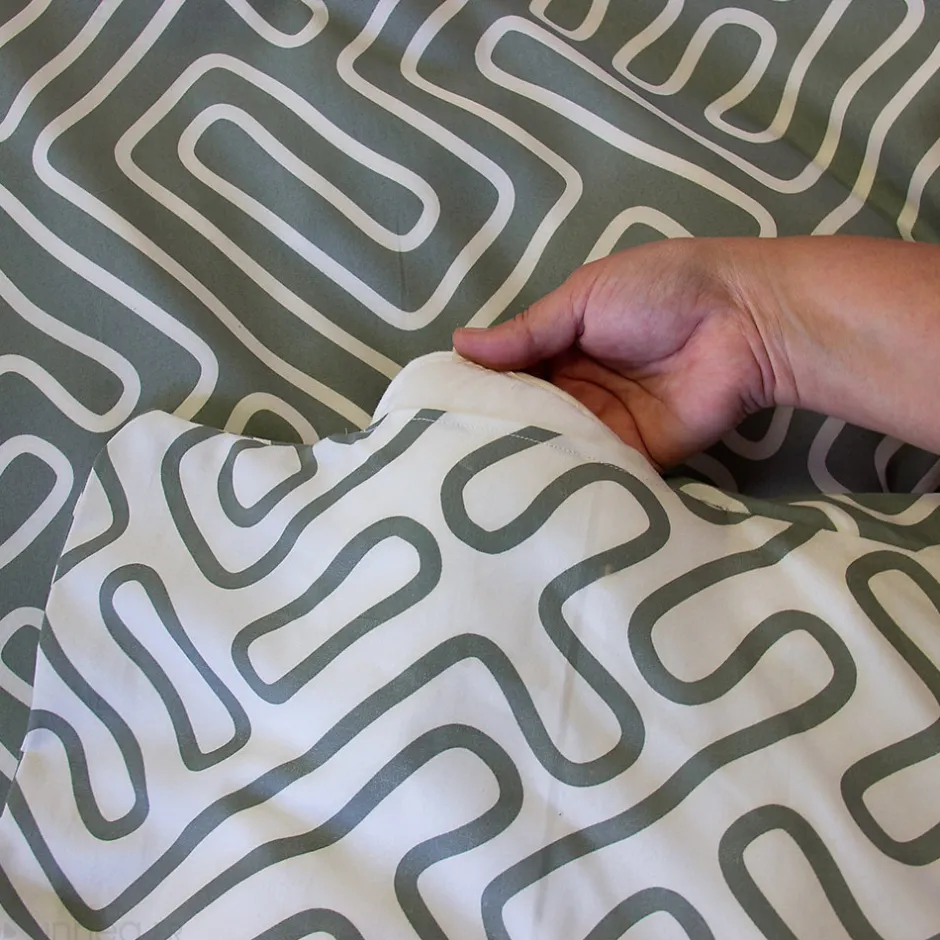 Linnea Parure de lit 240x220 cm en microfibre PARCHEMIN vert motif graphique 3 pièces