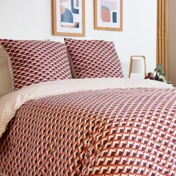 Linnea Parure de lit 260x240 cm en microfibre TIAGOH rouge motif géométrique 3 pièces