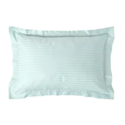 Homescapes Taie d'oreiller à  volants bleu satin rayé en coton égyptien 330 fils, 50x75 cm -