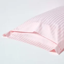 Homescapes Taie d'oreiller à volants rose satin rayé en coton égyptien 330 fils, 50x75 cm -