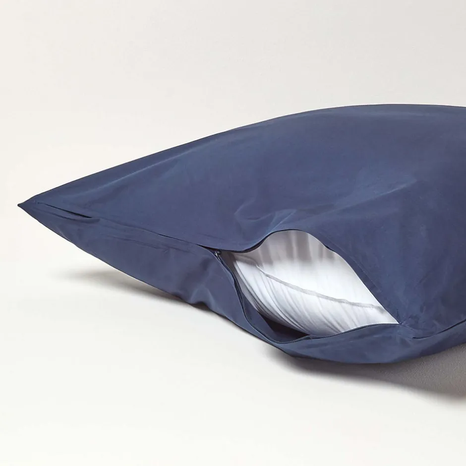 Homescapes Taie d'oreiller bleu marine 100% coton égyptien 200 fils, 80x80 cm -