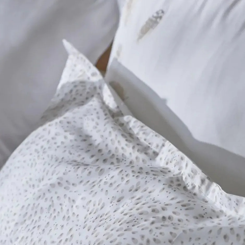 Linnea Taie d'oreiller brodée 50x70 cm en satin de coton NINA blanc