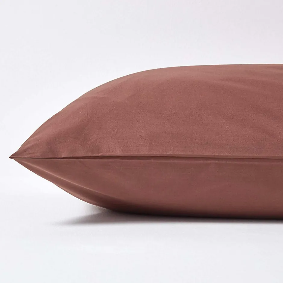 Homescapes Taie d'oreiller marron chocolat 100% coton égyptien 200 fils, 50x75 cm -