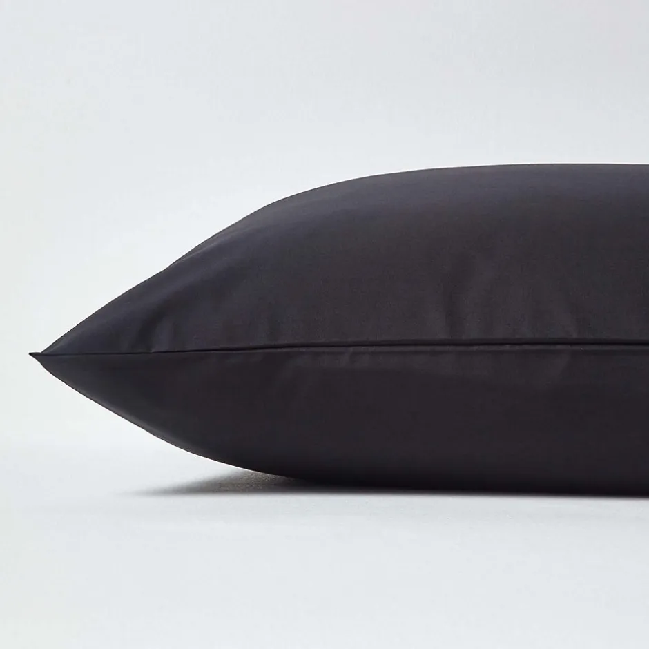 Homescapes Taie d'oreiller noir 100% coton égyptien 200 fils, 40x40 cm -