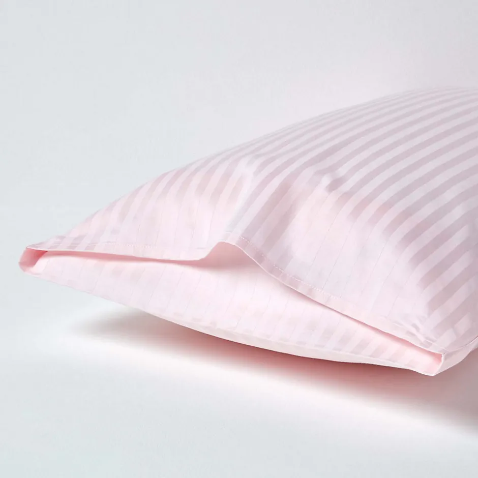 Homescapes Taie d'oreiller rose satin rayé en coton égyptien 330 fils, 50x75 cm -