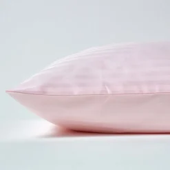 Homescapes Taie d'oreiller rose satin rayé en coton égyptien 330 fils, 80x80 cm - Clearance