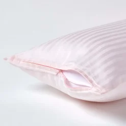Homescapes Taie d'oreiller rose satin rayé en coton égyptien 330 fils, 40x80 cm -