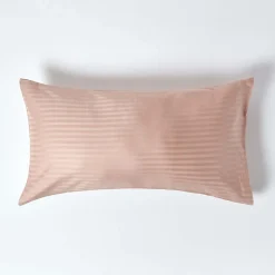 Homescapes Taie d'oreiller taupe satin rayé en coton égyptien 330 fils, 50x90 cm -