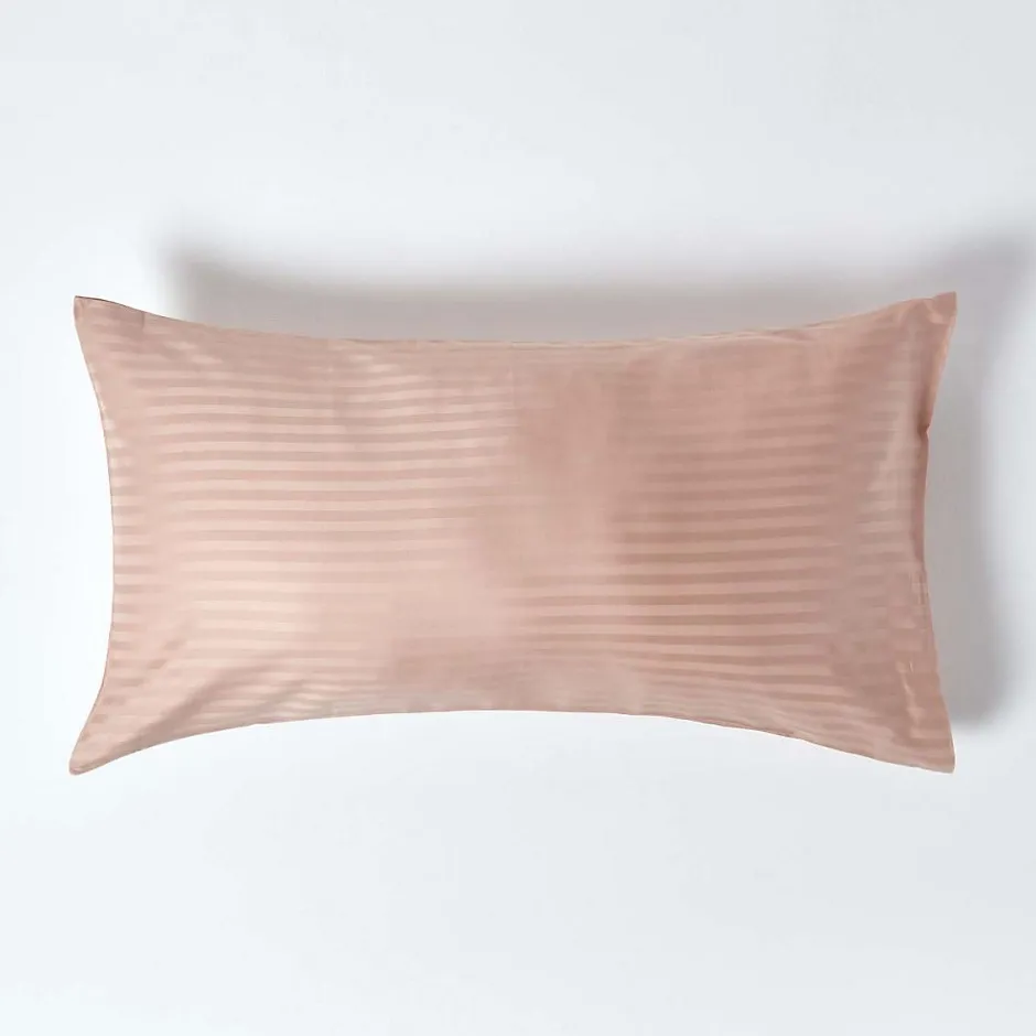 Homescapes Taie d'oreiller taupe satin rayé en coton égyptien 330 fils, 50x90 cm -