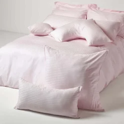 Homescapes Taie d'oreiller violet satin rayé en coton égyptien 330 fils, 80x80 cm -