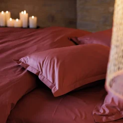 Linnea Taie d'oreiller volants plats 65x65 cm percale MANOIR rouge Carmin