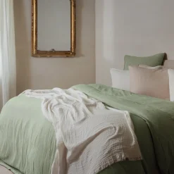 Linnea Taie d'oreiller 65x65 cm mousseline de coton MILOS vert mousse