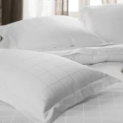 Linnea Taie d'oreiller 65x65 cm satin CONCERTO rayures blanc Neige