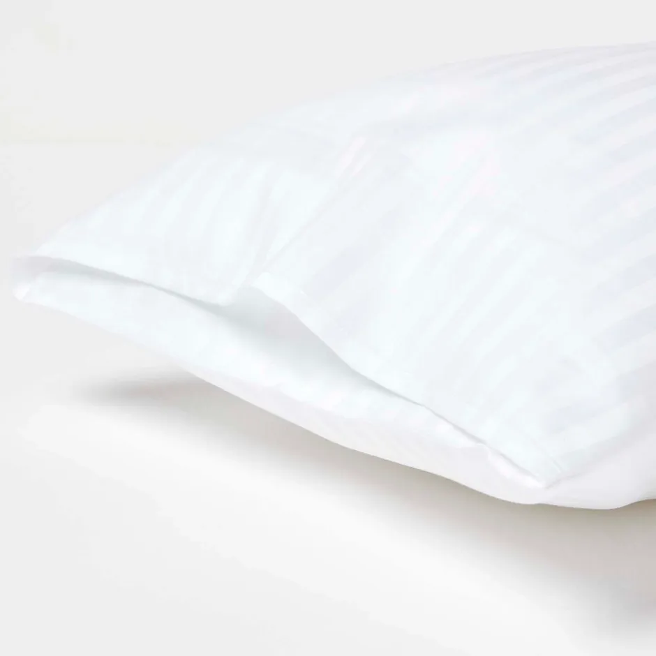 Homescapes Taies d'oreiller enfant blanc satin rayé en coton égyptien 330 fils, 40x60 cm, lot de 2 - Clearance